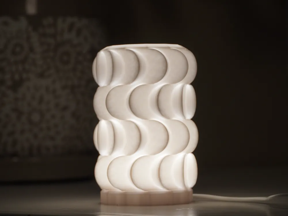 Modern Wave Table Lamp